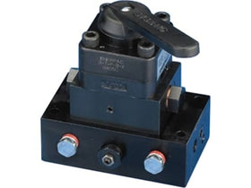 VM-43L 4 Way Manual Locking Valve