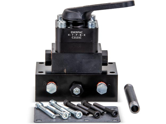 VM43L Pump Mounted Directional Control Valve, Manual, 4 way, 3-position, Tandem Center, Locking